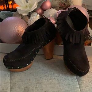 FLOGG BRAND FRINGE SUEDE BOOTIE ZIPPER BACK SZ 8